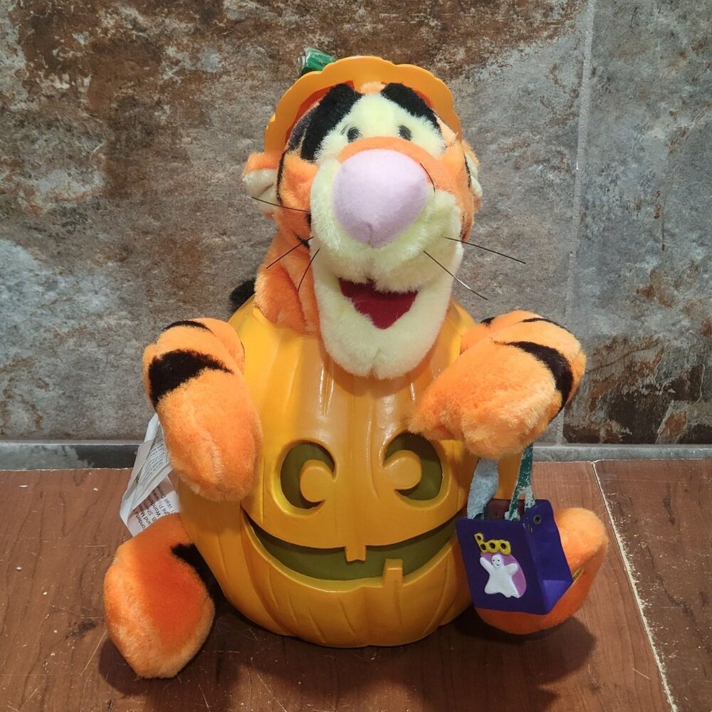 Gemmy Disney Tigger Plush Halloween Animated Pumpkin 2001